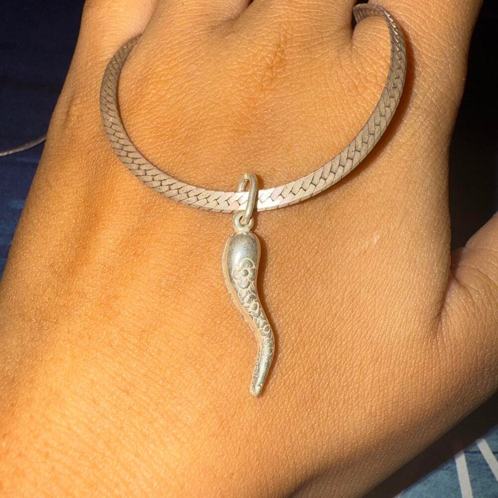 Vintage 925 Sterling Silver Sakura horn pendant necklace on herringbone chain - Picture 4 of 4